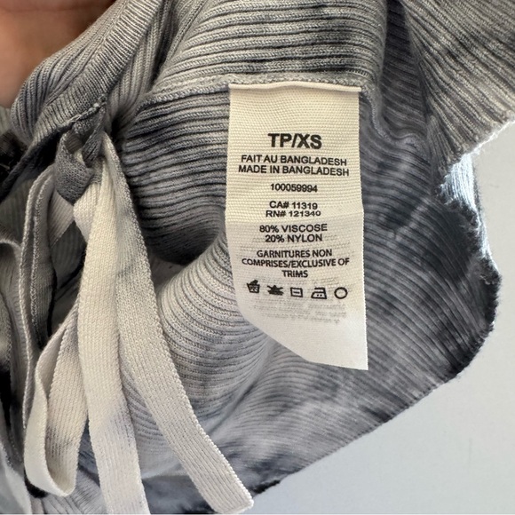 GARAGE | Tie-Front Open Crop Top White and Black Size XS - Picture 8 of 8